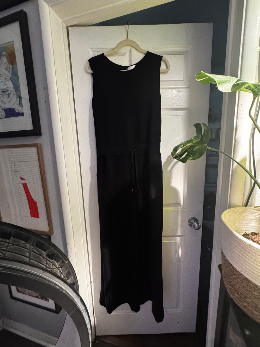 Sleeveless Black jumpsuit Air essentials